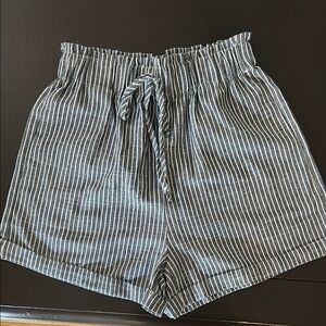 SHEIN Striped Gray Women's Shorts size Small